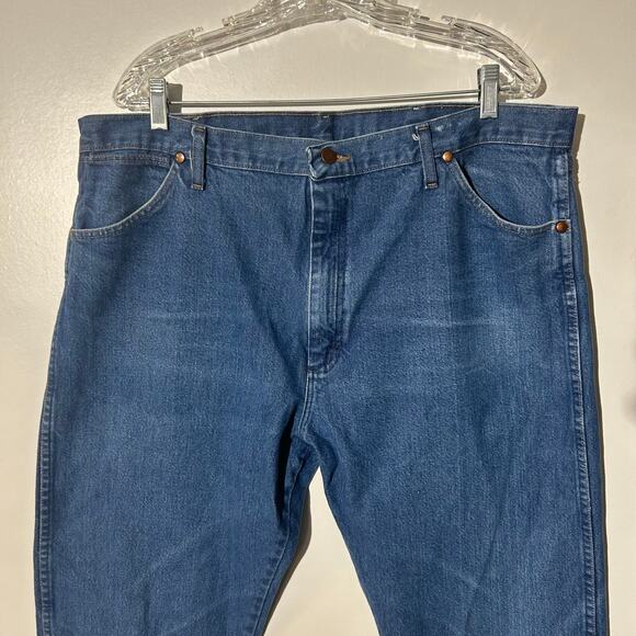 WRANGLER Cowboy Cut Relaxed Fit Blue Casual Denim Jeans Men’s Size 40x32 - Picture 2 of 7